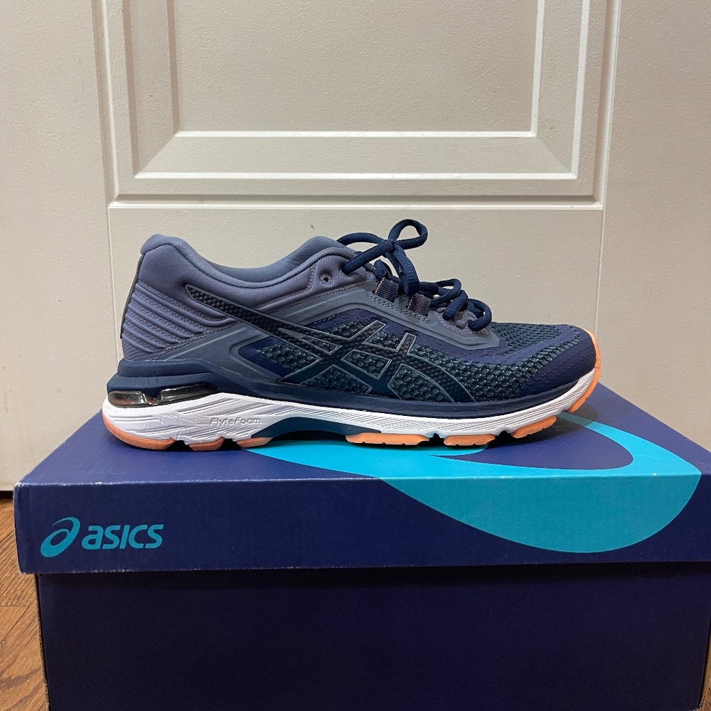 ASICS GT-2000 6 (2A) Women’s size 8